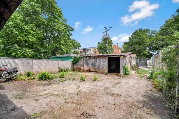 Chicago, IL 60617,8645 S Bennett Avenue