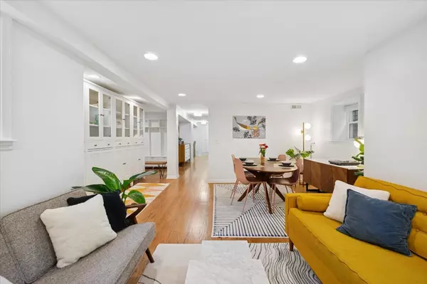 Chicago, IL 60640,1621 W Rascher Avenue #G