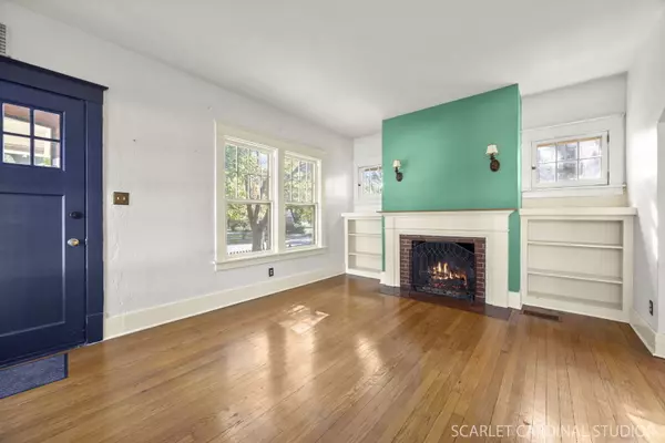 Crystal Lake, IL 60014,84 S Caroline Street