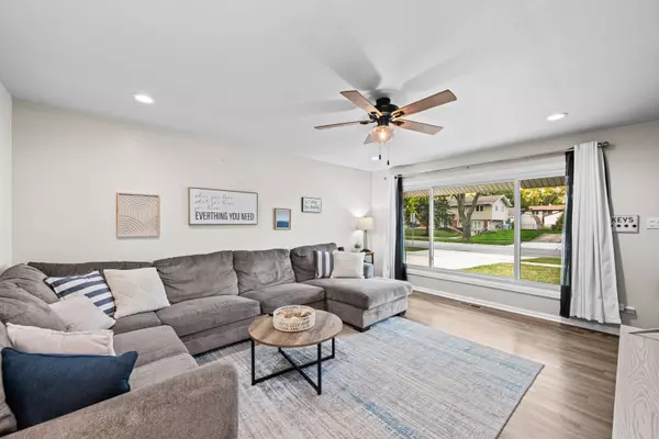 Hoffman Estates, IL 60169,585 Amherst Lane