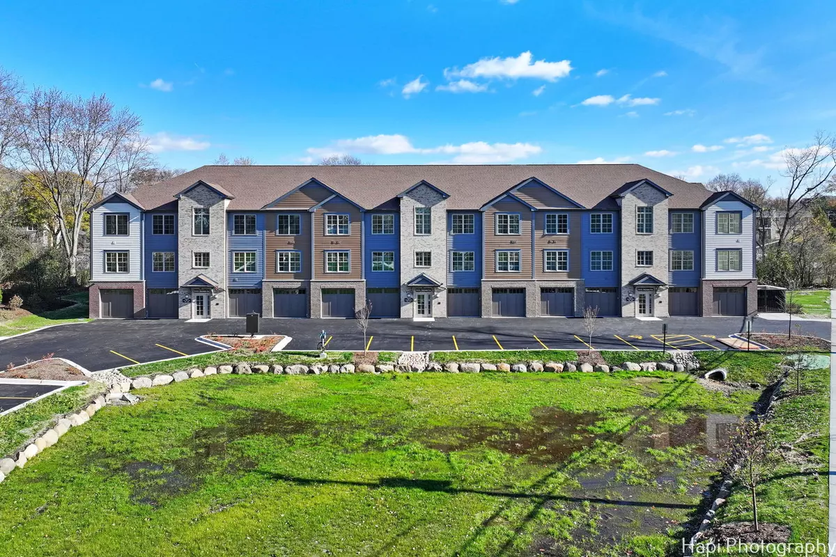 Barrington, IL 60010,319 S Glendale Avenue #204