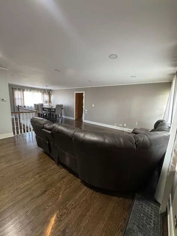 Berkeley, IL 60163,5920 Chicago Avenue