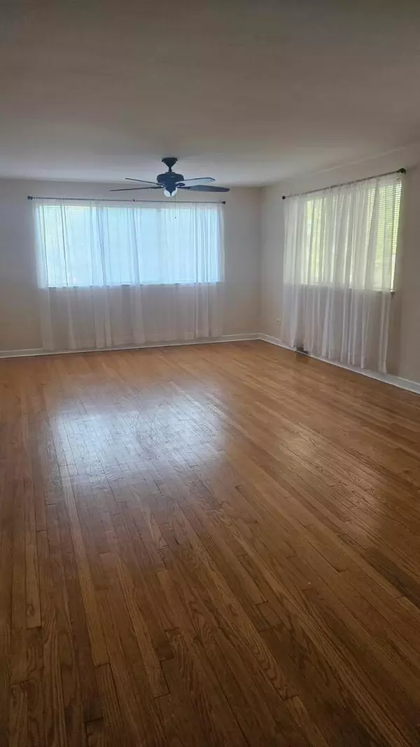 Evanston, IL 60202,611 Wesley Avenue #1