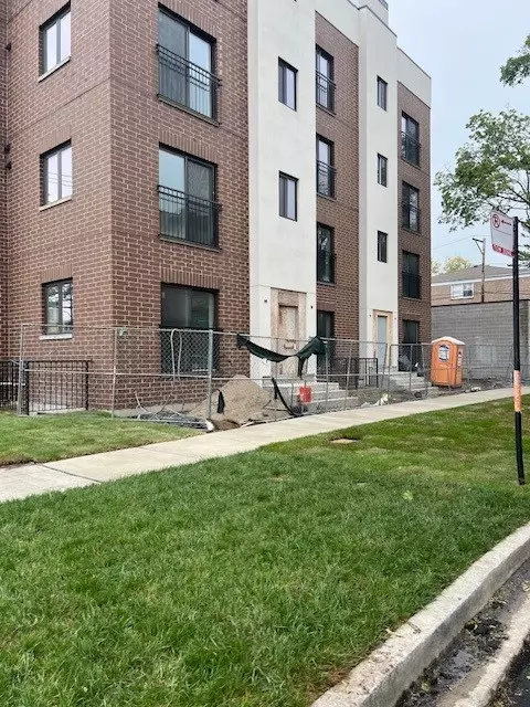 Chicago, IL 60626,6753 N Hermitage Street