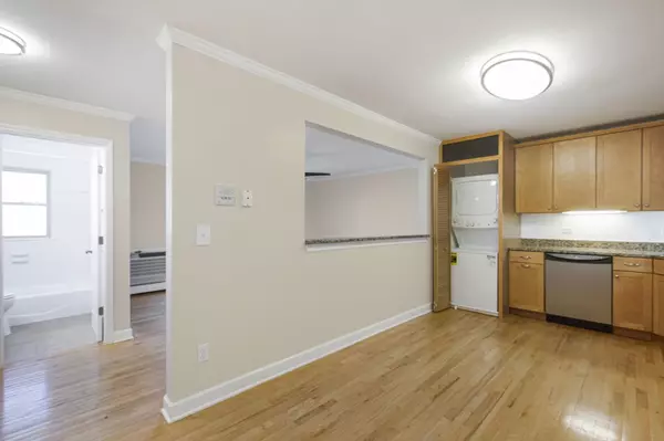 Fox River Grove, IL 60021,300 Opatrny Drive #107