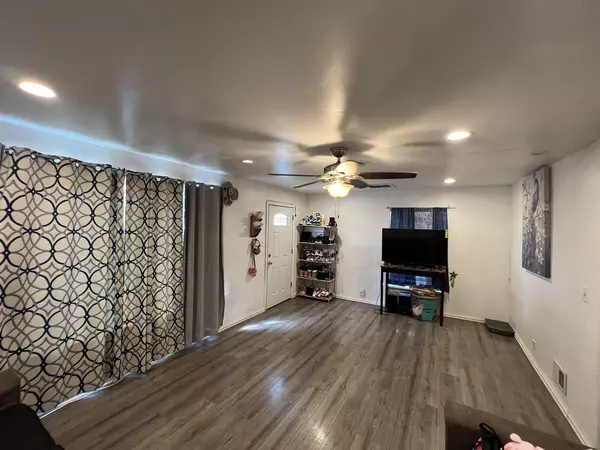 Chicago, IL 60609,2050 W 52nd Street