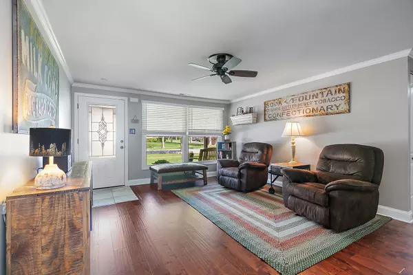 Schaumburg, IL 60193,100 Waban Court