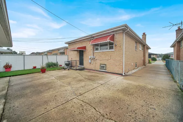 Calumet City, IL 60409,518 Crandon Avenue