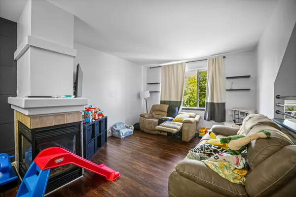 Round Lake, IL 60073,602 S Rosehall Lane