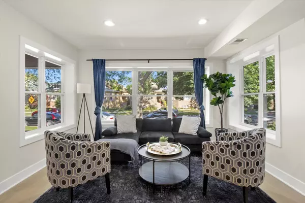 Chicago, IL 60659,6144 N Maplewood Avenue