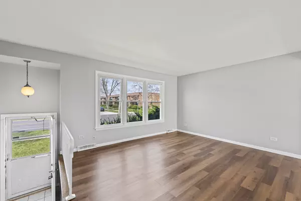 Richton Park, IL 60471,4827 IMPERIAL Drive