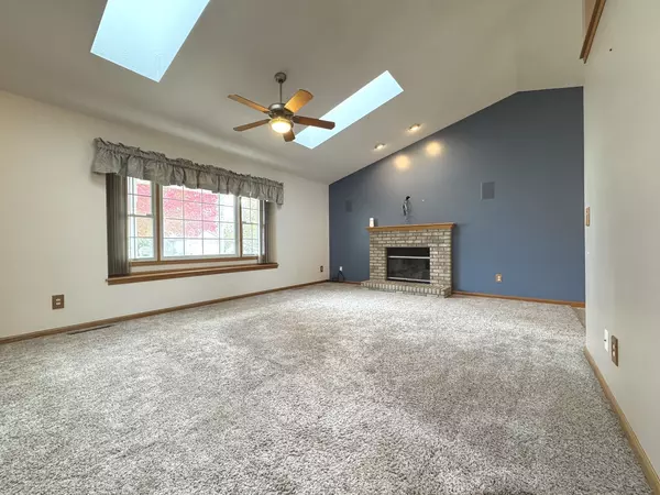 Bradley, IL 60915,529 Suzanne Avenue