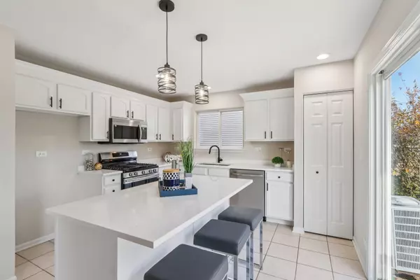 Aurora, IL 60503,2060 Lyndhurst Lane