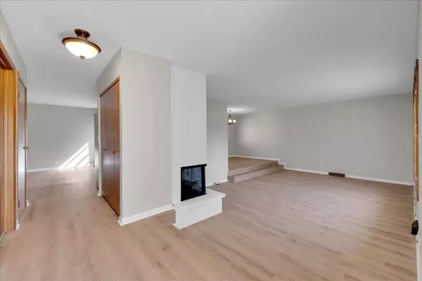 Wheaton, IL 60189,1223 WESTHAVEN Drive