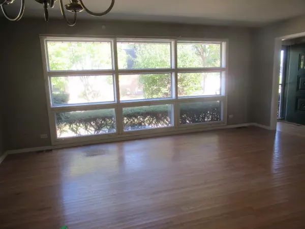 Glenview, IL 60025,245 Nora Avenue