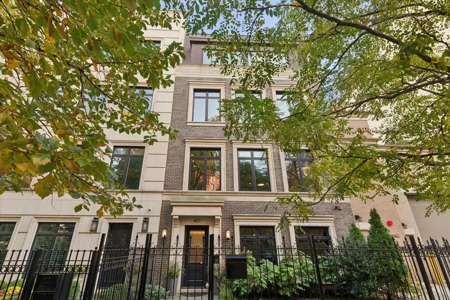 457 W Deming Place, Chicago, IL 60614