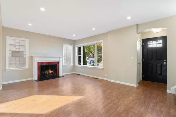 Evergreen Park, IL 60805,9535 S Fairfield Avenue