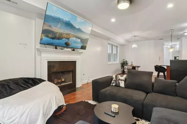 Chicago, IL 60653,4145 S Wabash Avenue #1N