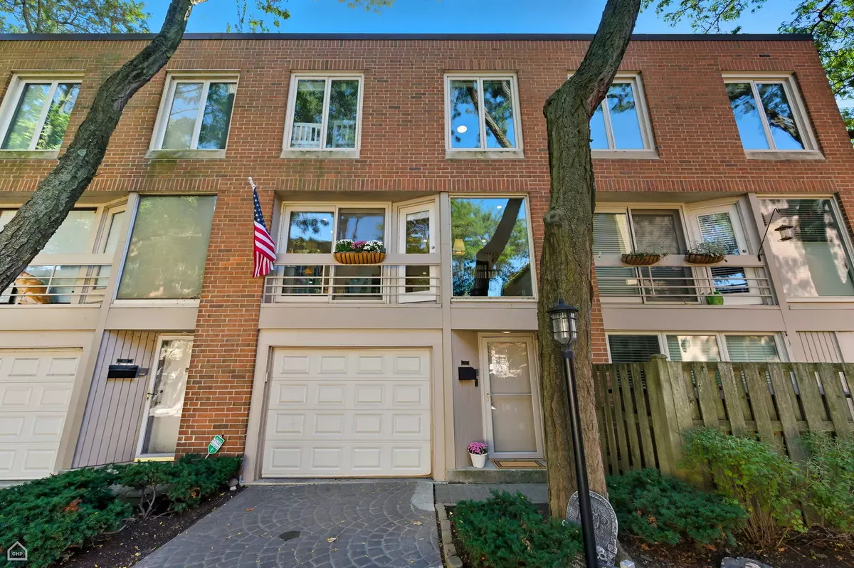 Chicago, IL 60614,1812 N DAYTON Street