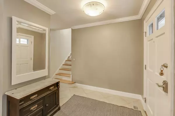 Libertyville, IL 60048,280 Cypress Lane