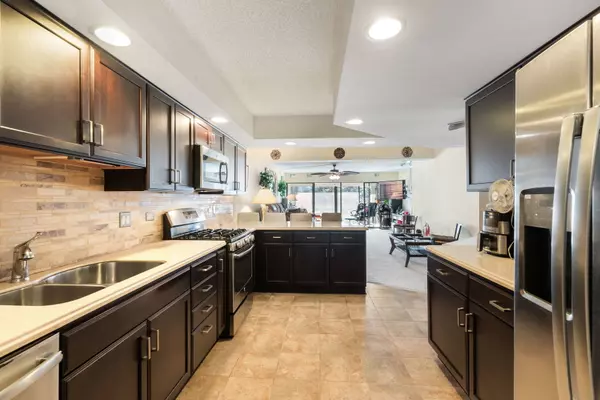 Oakbrook Terrace, IL 60181,1S045 Spring Road #1D