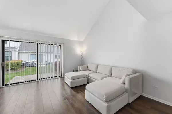 Hoffman Estates, IL 60192,4564 Topaz Drive