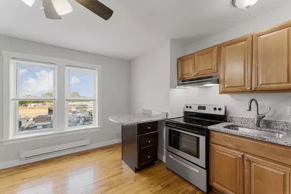 Chicago, IL 60626,7450 N Greenview Avenue #66