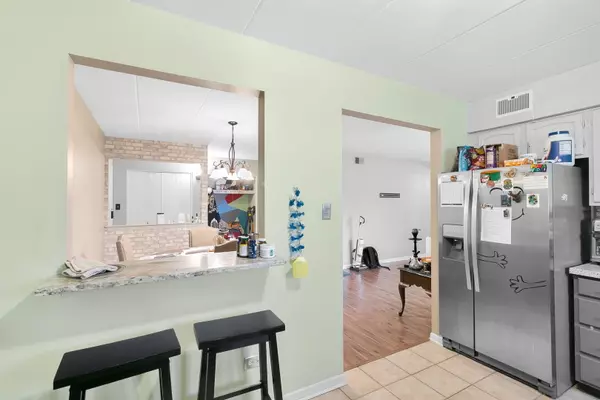 Palos Hills, IL 60465,11045 S Theresa Circle #2B