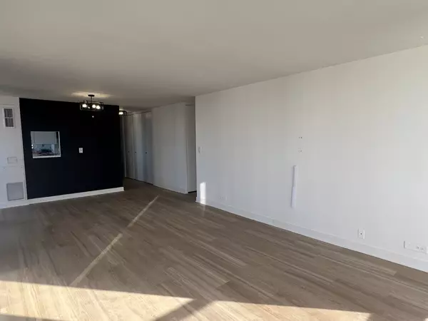 Chicago, IL 60614,1660 N LaSalle Drive #2812