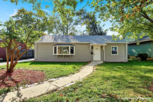 433 E High E Street, Mundelein, IL 60060