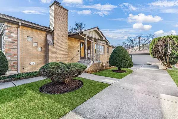 Evergreen Park, IL 60805,9716 S Harding Avenue