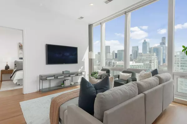 Chicago, IL 60654,500 W Superior Street #1907