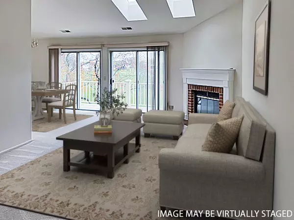 Schaumburg, IL 60194,307 Glasgow Lane #V2