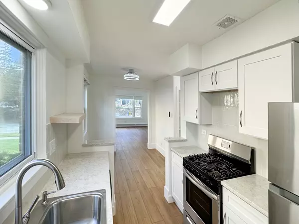 Palatine, IL 60067,332 N Smith Street #1