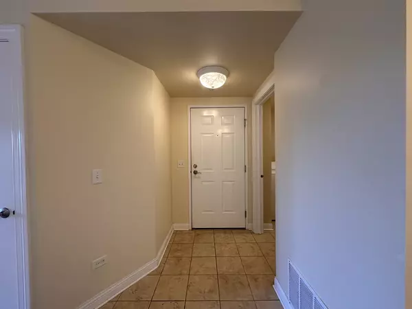 Westmont, IL 60559,6655 S CASS Avenue #3B