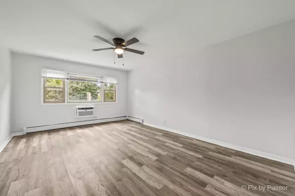 Chicago, IL 60626,7319 N Rogers Avenue #201