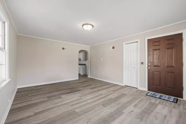 Aurora, IL 60505,1222 Gates Street