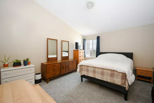 Aurora, IL 60505,1425 McClure Road #1425