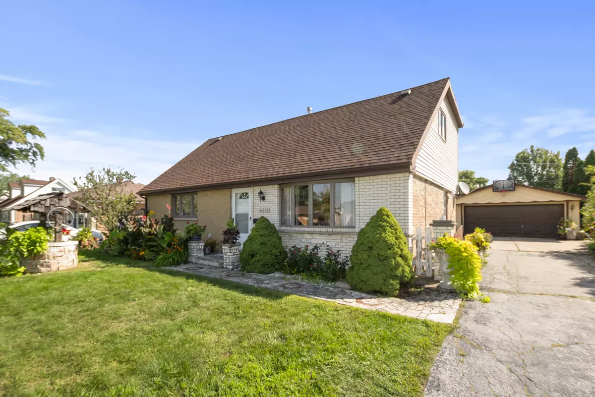 Bridgeview, IL 60455,8907 Saratoga Drive