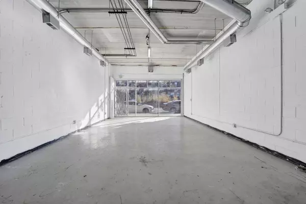 Chicago, IL 60612,900 S Western Avenue #1S