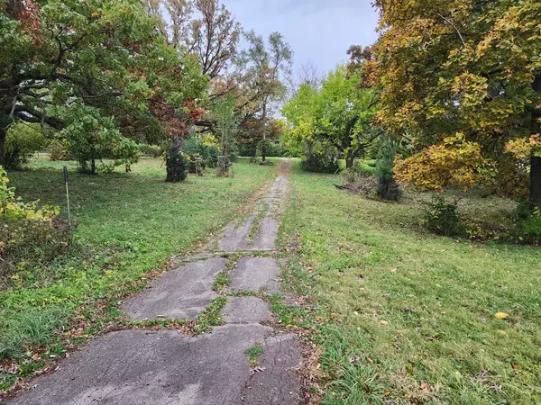 31W184 Wolsfeld Drive, Elgin, IL 60120