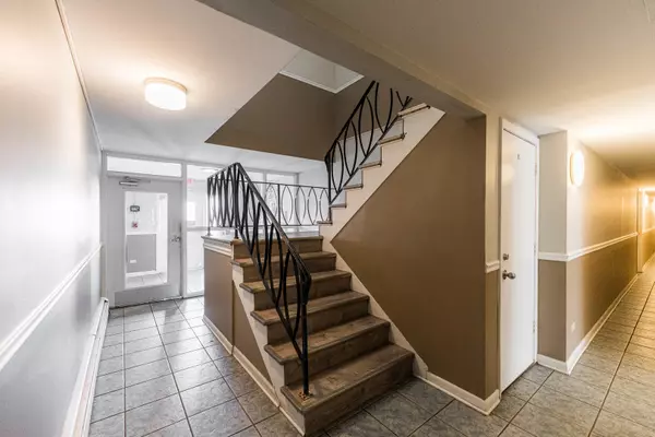 Glendale Heights, IL 60139,680 Marilyn Avenue #6-206