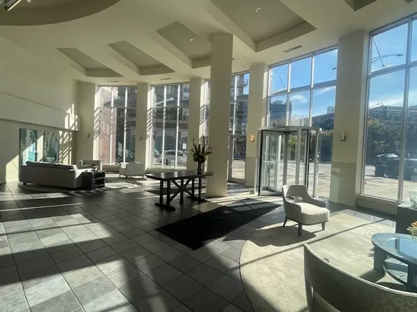 Chicago, IL 60607,1000 W ADAMS Street #718