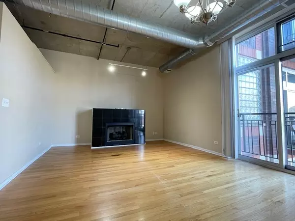 Chicago, IL 60607,1000 W ADAMS Street #718