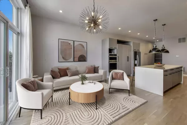 Chicago, IL 60608,1708 W Cermak Road #3W