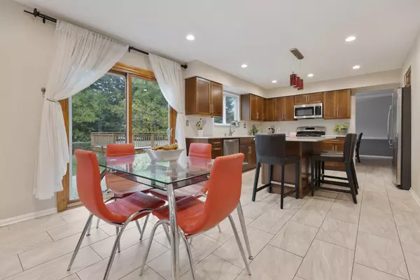 Elgin, IL 60124,611 Woodbridge Drive