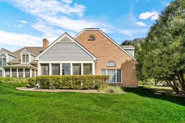 Mchenry, IL 60050,5625 Chesapeake Drive #5625