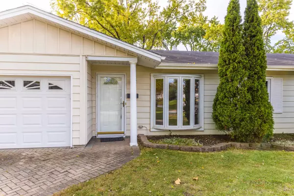 Glenview, IL 60025,533 Cherry Lane