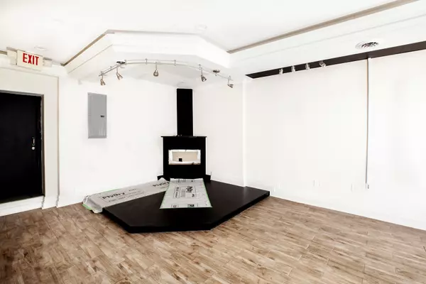 Chicago, IL 60639,4209 W North Avenue