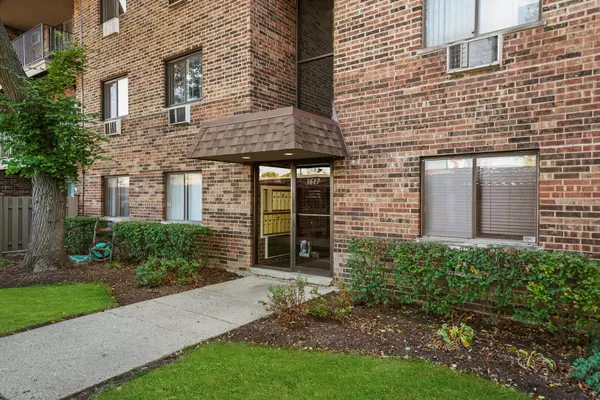 3617 Central E Avenue #201, Glenview, IL 60025